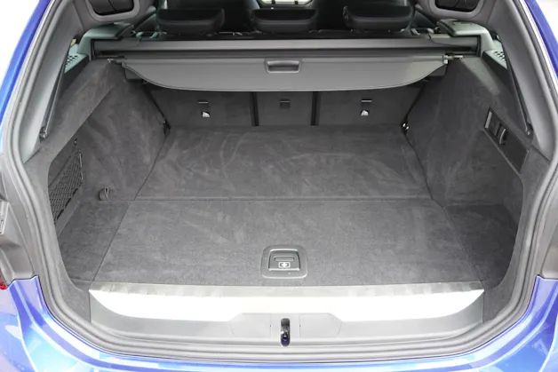 BMW 330e x DriveTouring Steptronic M Sport
