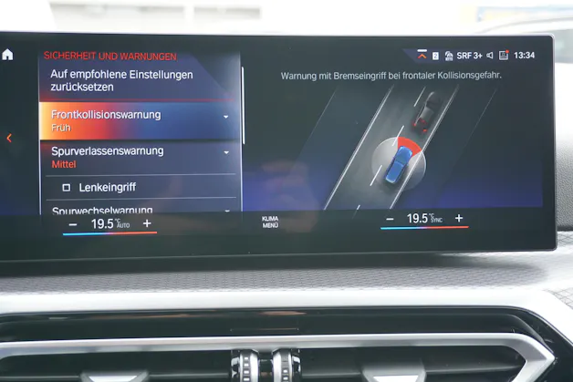 BMW 330e x DriveTouring Steptronic M Sport