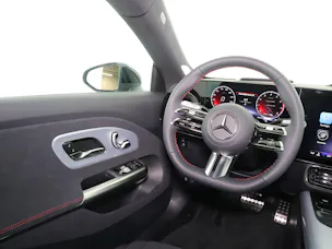 Mercedes-Benz CLA 220 8G-DCT