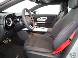 Mercedes-Benz CLA 220 8G-DCT