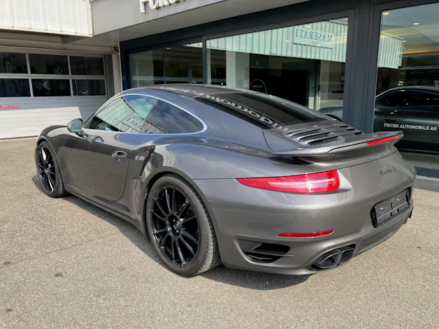 Porsche 911 Turbo S