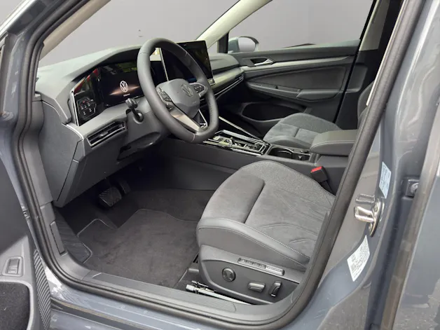 VW Golf VIII Variant 1.5 eTSI Style DSG