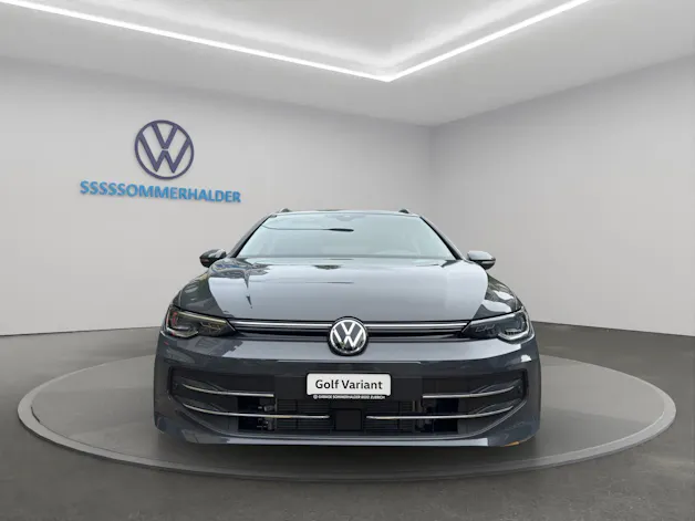 VW Golf VIII Variant 1.5 eTSI Style DSG