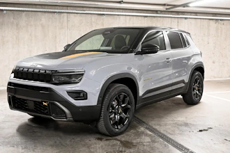 https://vehicle.imgix.net/4245470/41edbb27-68bf-4af9-bbde-46310bb60f04.jpg
