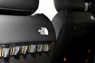 https://vehicle.imgix.net/4245470/c8089f5a-3c28-4b55-8208-176147fba874.jpg