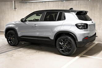 https://vehicle.imgix.net/4245470/ff39ee38-390e-4188-8a10-baa183457e59.jpg