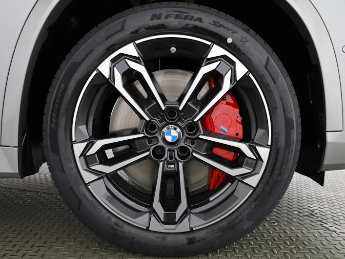 immagine del veicolo BMW iX1