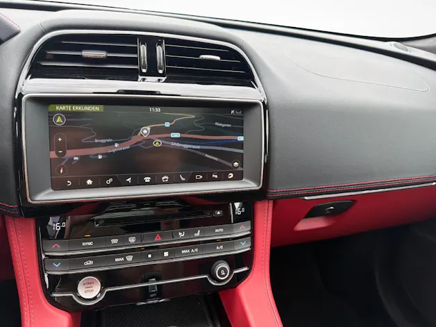 Jaguar F-Pace 5.0 V8 SVR AWD