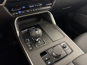 https://vehicle.imgix.net/4245618/a3fecf66-8ee1-451e-bd7f-857a69b255be.jpg