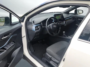 https://vehicle.imgix.net/4245664/0b84cdec-773f-42c8-b0d2-1dee9d1d2a86.jpg