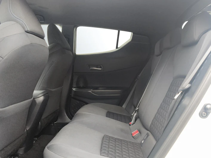 image du véhicule TOYOTA C-HR