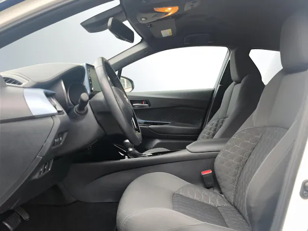 Toyota C-HR 2.0 VVTi HSD Trend