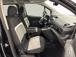 https://vehicle.imgix.net/4245755/21ec415b-3afd-4918-b674-9dce1c88e98d.jpg