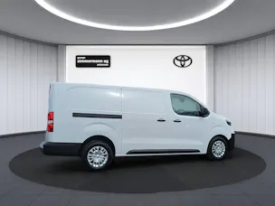 Toyota PROACE Van L2 2.2 D Advanced