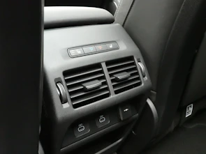 immagine del veicolo LAND ROVER Discovery Sport 1.5 T 270e Metropolitan