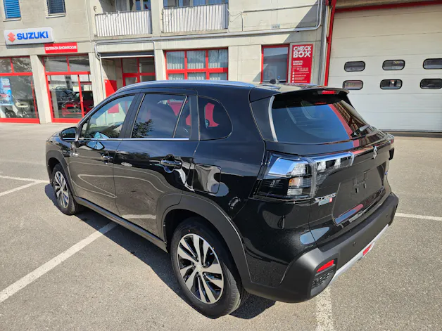 Suzuki S-Cross 1.4 T Sakura Top Hybrid 4x4
