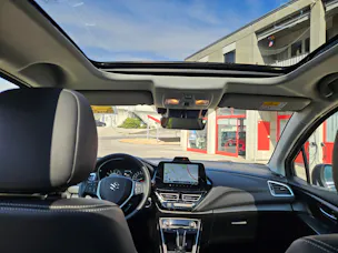 Suzuki S-Cross 1.4 T Sakura Top Hybrid 4x4