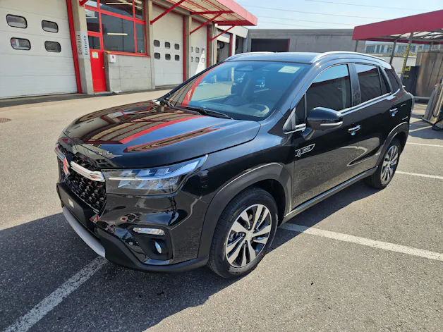 Suzuki S-Cross 1.4 T Sakura Top Hybrid 4x4