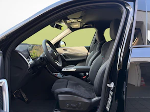 https://vehicle.imgix.net/4246039/0578b0c3-6537-40f1-a59d-2bcdc6f6007d.jpg