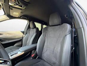 https://vehicle.imgix.net/4246039/d4367957-7795-448b-9b04-7edfd2298d9d.jpg