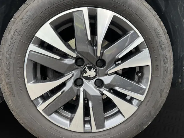 Peugeot 2008 1.2 PureTech 110 Allure S/S