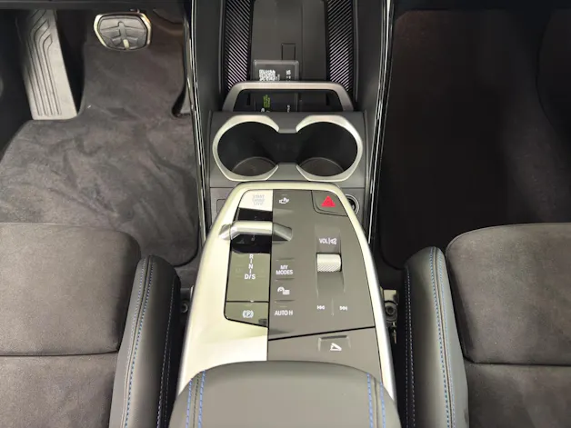 BMW X2 20d xDrive paddles