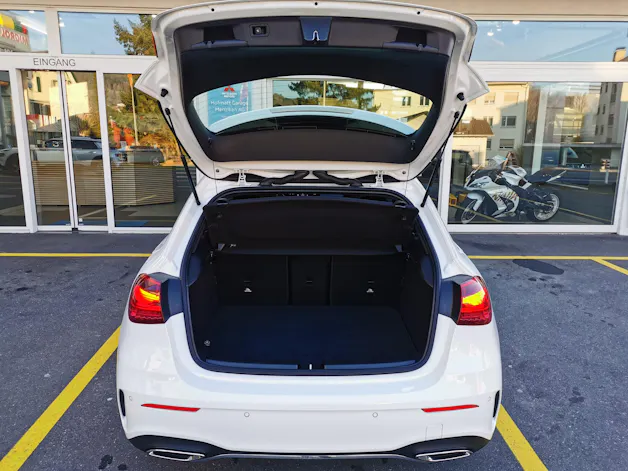 Mercedes-Benz A 250 AMG Line 4m Limousine