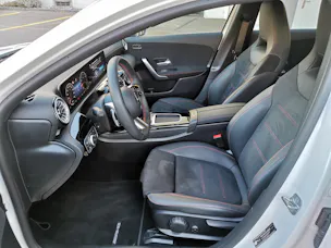 Mercedes-Benz A 250 AMG Line 4m Limousine