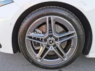 Mercedes-Benz A 250 AMG Line 4m Limousine