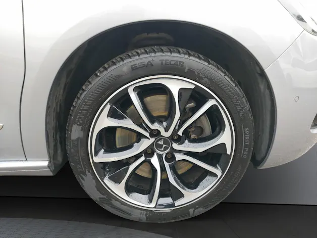 DS Automobiles 4 1.6 THP 210 Sport Chic