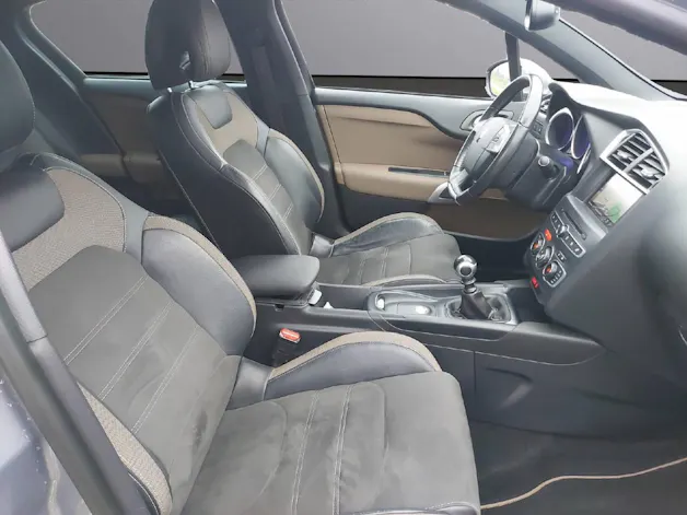 DS Automobiles 4 1.6 THP 210 Sport Chic