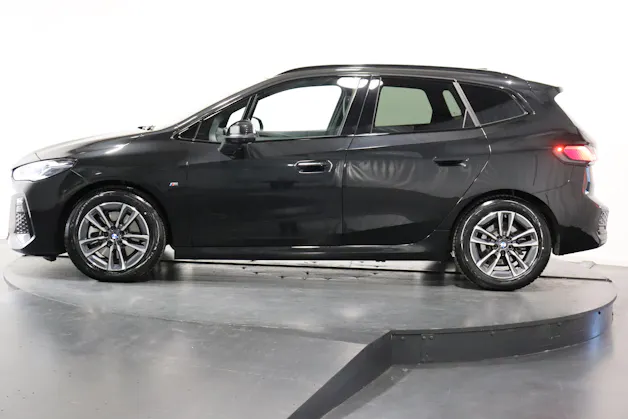 BMW 223d xDrive paddles Active Tourer
