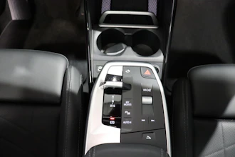 https://vehicle.imgix.net/4246369/b2743dd8-57c8-4c63-8394-1da6d8a3f299.JPG