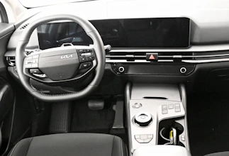 https://vehicle.imgix.net/4246377/0089e8e0-05a2-4c4e-ab62-c91fb2c7be0e.jpg