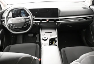 https://vehicle.imgix.net/4246377/8e2f597a-c395-4182-9781-450c1fac4d33.jpg
