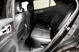 https://vehicle.imgix.net/4246384/2cac25a2-c0b5-4c74-9696-c63c5fe6b793.jpg