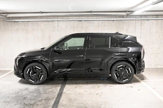 https://vehicle.imgix.net/4246389/856d9287-69f4-405e-8344-50dffd7eb70a.jpg
