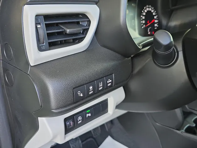 Suzuki Swift 1.2 Sakura Hybrid 4x4