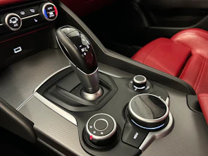 immagine del veicolo ALFA ROMEO Giulia 2.0 Q4 Veloce