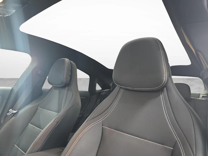 immagine del veicolo MERCEDES-BENZ CLA 350