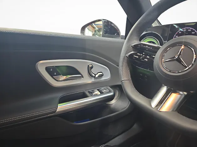 Mercedes-Benz CLA 350 4MATIC EQ Technology AMG Line