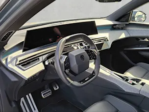 PEUGEOT 5008 1.6 PHEV 225 GT