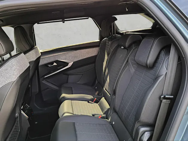 PEUGEOT 5008 1.6 PHEV 225 GT