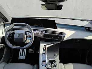 PEUGEOT 5008 1.6 PHEV 225 GT