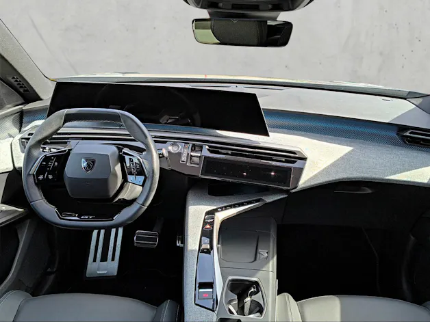 PEUGEOT 5008 1.6 PHEV 225 GT