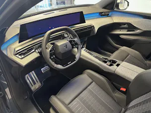 Peugeot 5008 1.6 PHEV 225 GT