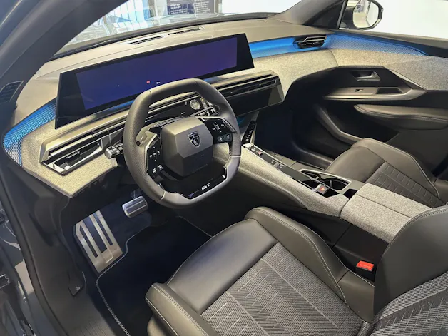 Peugeot 5008 1.6 PHEV 225 GT