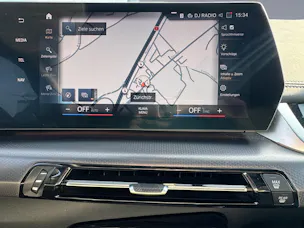 BMW 230e xDrive paddles Active Tourer