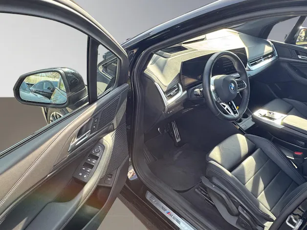 BMW 230e xDrive paddles Active Tourer