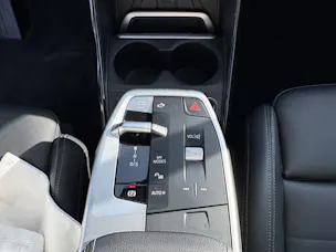 BMW 230e xDrive paddles Active Tourer